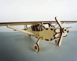 Lasergravur Holz Graviermaterial in Stücke geschnitten, um eine Ebene zu schaffen