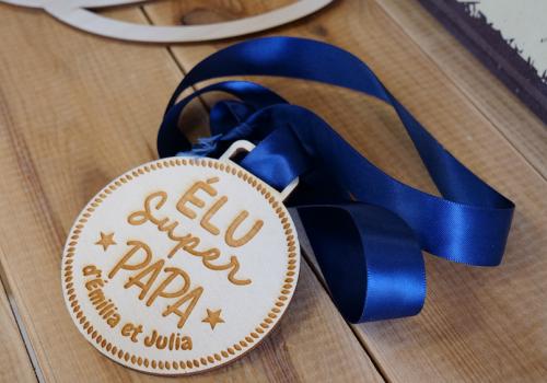 Medal engraving for a custom wood gift with a personal message