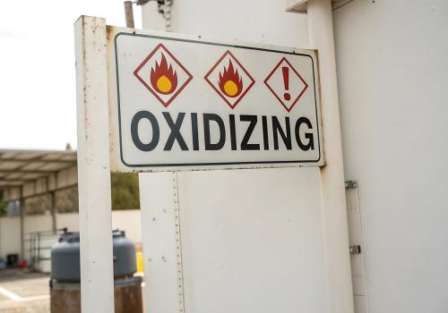 Heavy industry - Oxidizing signage